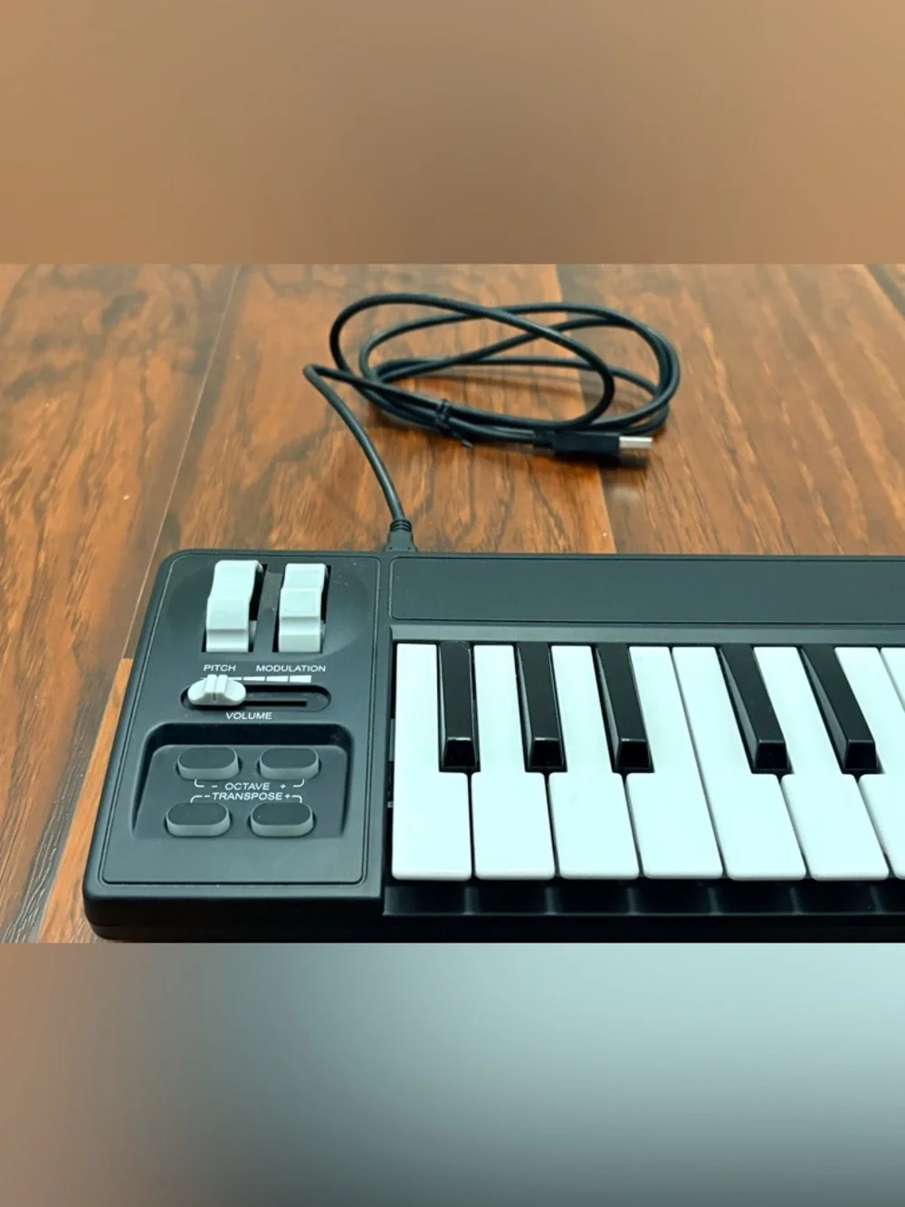 AKM320 32-Key USB MIDI Keyboard Controller - Black